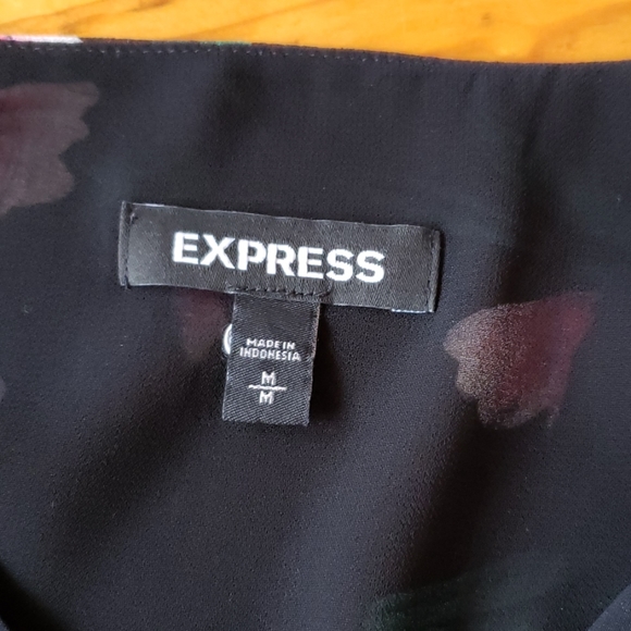 Express top with Cape sleeves, black with flowers, medium - Picture 5 of 6